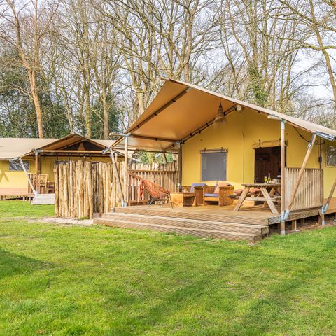 Canvas and wooden tent 5 persons - Bos Escape - Stove & Hot Tub