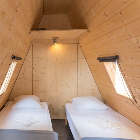 UNUSUAL ACCOMMODATION 2 people - Cabadienne Cabin – No toilet facilities