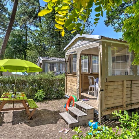 Glamping tent 5 persons - Cabane Nature - 2 bedrooms-without - Sanitary facilities-covered terrace-19m²-without - TV