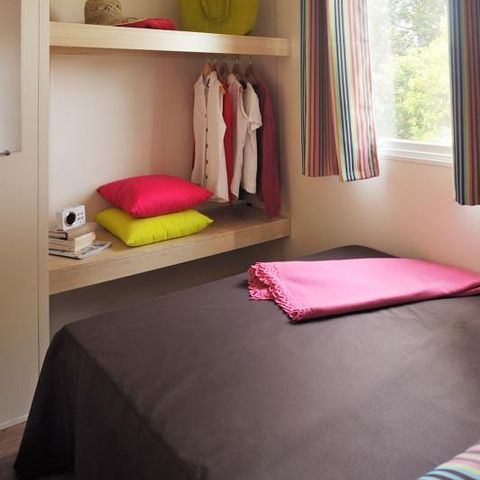 Glamping tent 5 persons - Cabane Nature - 2 bedrooms-without - Sanitary facilities-covered terrace-19m²-without - TV