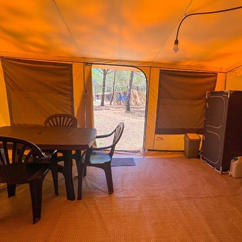 Tent 4 persons - Escapade tent (without sanitary facilities)