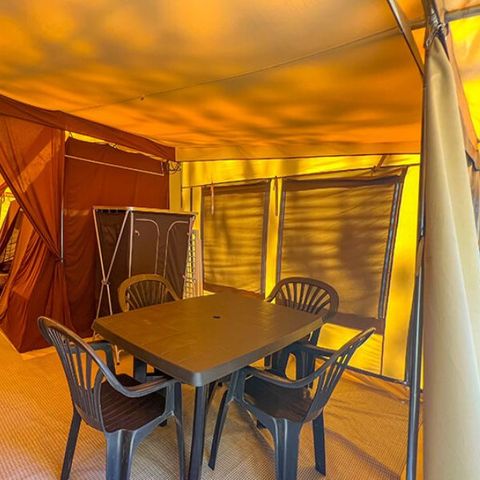 TENT 4 people - Escapade tent (without sanitary facilities)