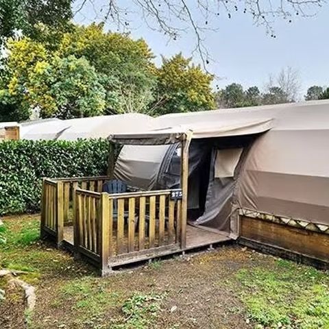 Glamping tent 8 persons - Explorer | 4 Bedrooms | 6/8 People | Non-covered elevated terrace | No bathroom