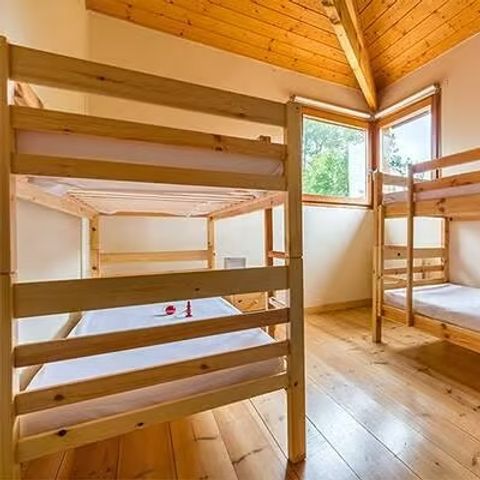 HOUSE 10 people - 4 Bedrooms | 8/10 People | Raised terrace | Jacuzzi | 1 Bathroom | Air conditioning | TV