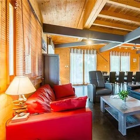 HOUSE 10 people - 4 Bedrooms | 8/10 People | Raised terrace | Jacuzzi | 1 Bathroom | Air conditioning | TV