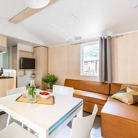MOBILE HOME 4 people - Ultimate | 2 Bedrooms | 4 Pers | Covered terrace | Jacuzzi | Outside shower | 1 Bathroom | Air conditioning | TV