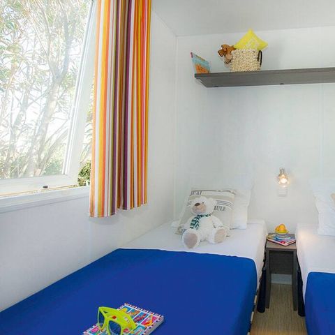 Mobile home 6 persons - Mobil-home | Classic | 3 Bedrooms | 6 Pers. | Terrace with elevated roof, not covered | Air conditioning.