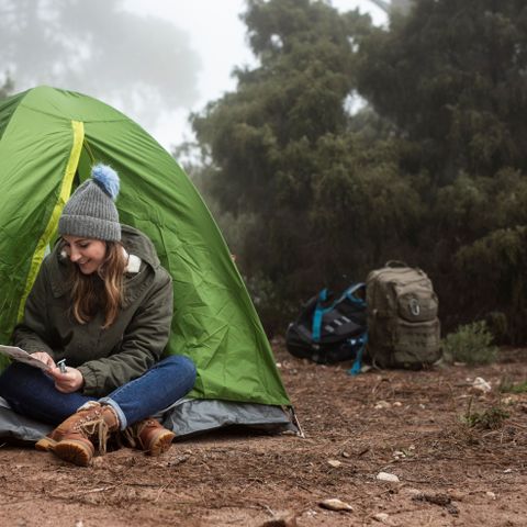 Pitch - Hiker's package: 1 pitch + 1 person + 1 tent - WITHOUT electricity.
