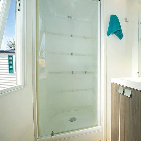 MOBILE HOME 5 people - Mobile-home | Comfort | 3 Bedrooms | 5 Pers. | Single terrace | 1 Bathroom | Air-con.