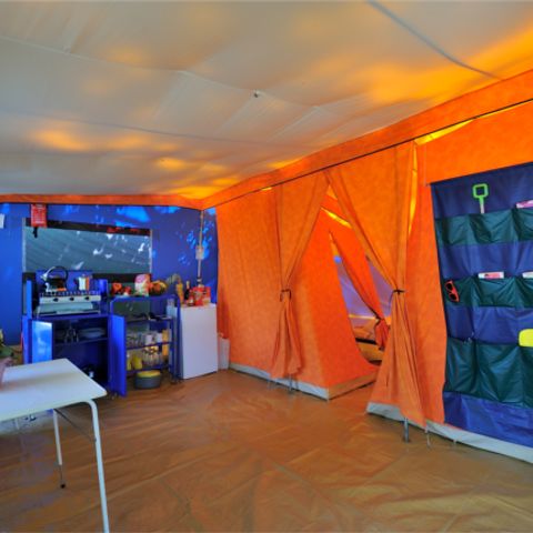Tent 6 persons - Space without sanitary facilities