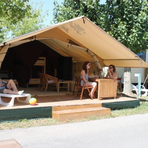 Canvas and wooden tent 5 persons - Safaritent without sanitary facilities
