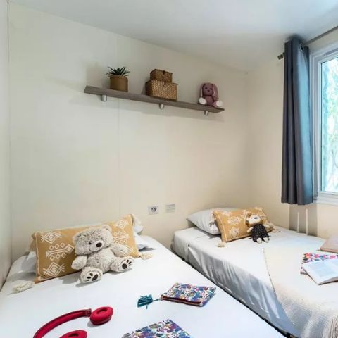 Mobile home 6 persons - 4-bedroom cottage for 6 people, air-conditioned + TV **