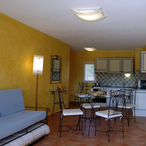 APARTMENT 4 people - (max. 2 adults) Greoux les Bains