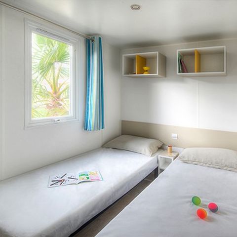 Mobile home 6 persons - Mobil-home | Ultimate | 3 Bedrooms | 6 Pers | Raised terrace | Jacuzzi | 2 bathrooms | Air conditioning | TV