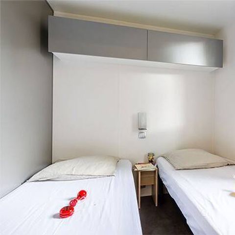 Mobile home 4 persons - | Premium | 2 Bedrooms | 4 Pers | Raised terrace | Air conditioning | TV