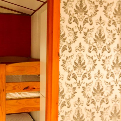 Chalet 4 persons - 2-bedroom rental chalet with kitchen and separate toilet