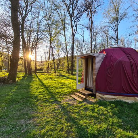 Accommodation 2 persons - Geodesic dome at Le Calme surrounded by woods