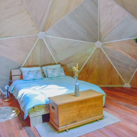 Accommodation 2 persons - Geodesic dome at Le Calme surrounded by woods
