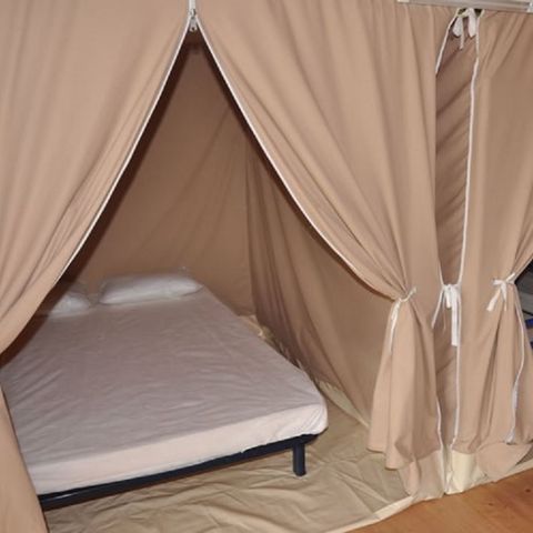Glamping tent 5 persons - 2-bedroom canvas bungalow Canada - no sanitary facilities