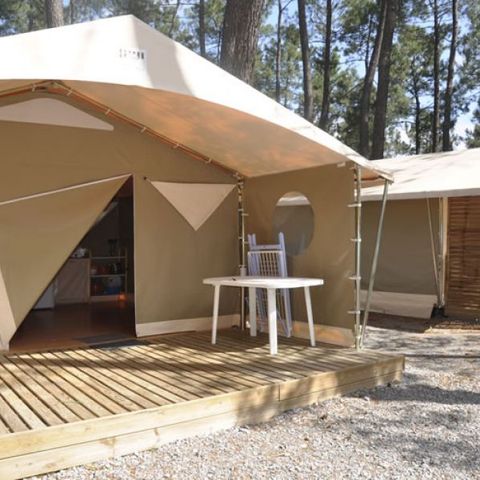 Glamping tent 5 persons - 2-bedroom canvas bungalow Canada - no sanitary facilities