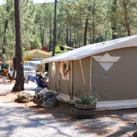 Glamping tent 6 persons - Canada 3 bedrooms - no bathroom