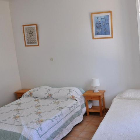 COUNTRY HOUSE 6 people - MADRAGUE (upstairs)