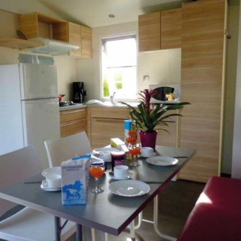 MOBILE HOME 5 people - Classic 2-bedroom mobile home sleeps 5