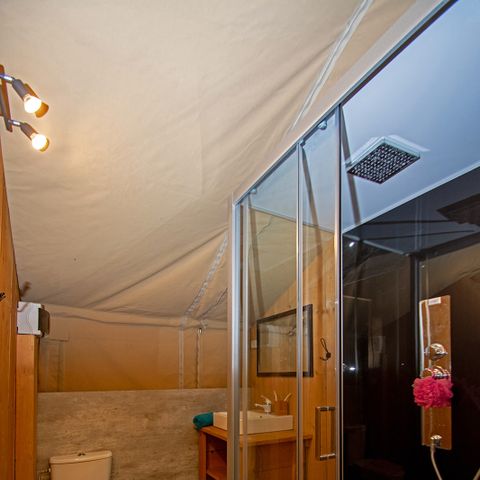 CANVAS AND WOOD TENT 5 people - Premium lodge tent with sanitary facilities for 5 people