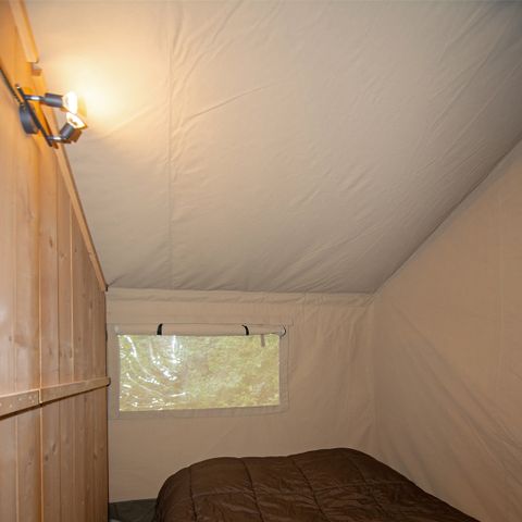 CANVAS AND WOOD TENT 5 people - Premium lodge tent with sanitary facilities for 5 people