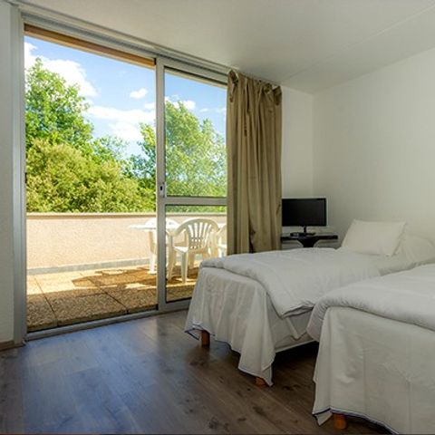 BEDROOM 4 people - Bedroom | 4 Pers | Raised terrace | TV