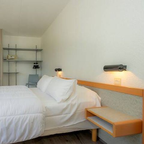 BEDROOM 2 people - Raised terrace | 1 bathroom | TV