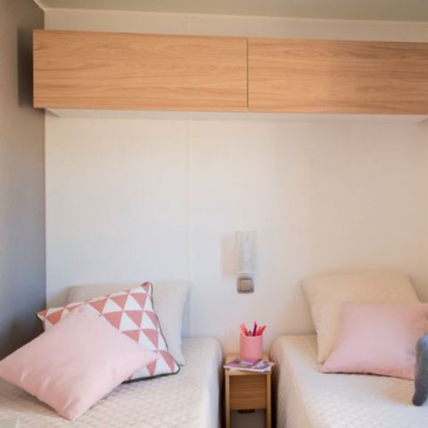 Mobile home 6 persons - | Comfort XL | 2 Bedrooms | 4/6 Pers. | Raised terrace | Air conditioning | TV