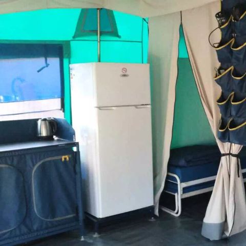 Tent 5 persons - Navajo Tent 4 Rooms 6 People (4 adults + 2 children) Without sanitary facilities