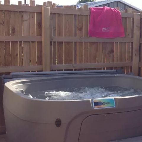 MOBILE HOME 6 people - Trio Premium Plus Jaccuzzi + TV + Dishwasher
