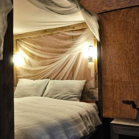 CANVAS AND WOOD TENT 5 people - Bintulu