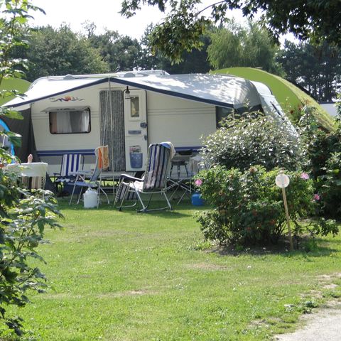 Pitch - Comfort package (1 tent + 1 car or 1 caravan + 1 car or 1 motor home/ electricity 6A)