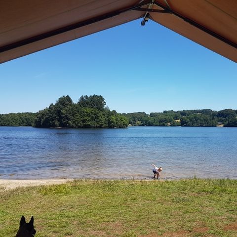 CANVAS AND WOOD TENT 4 people - Freeflower CONFORT 37m² (2 bedrooms) with covered terrace 13m².