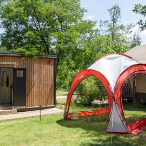 Pitch - Premium location