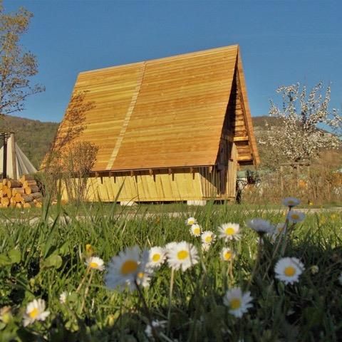 UNUSUAL ACCOMMODATION 4 people - FAERIE COTTAGE
