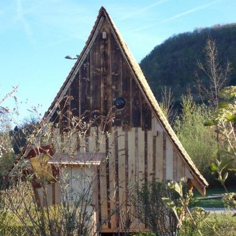 UNUSUAL ACCOMMODATION 4 people - FAERIE COTTAGE