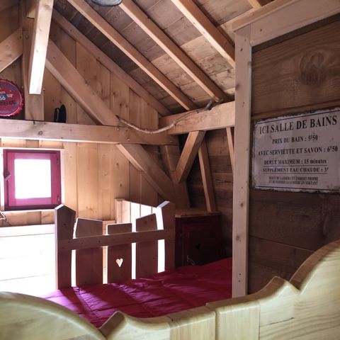 UNUSUAL ACCOMMODATION 2 people - LE GRENIER MANSART