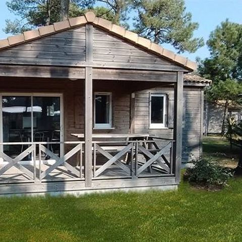 Chalet 6 persons - 3 Bedrooms | Sleeps 6 | 1 Bathroom | Air Conditioning | Television