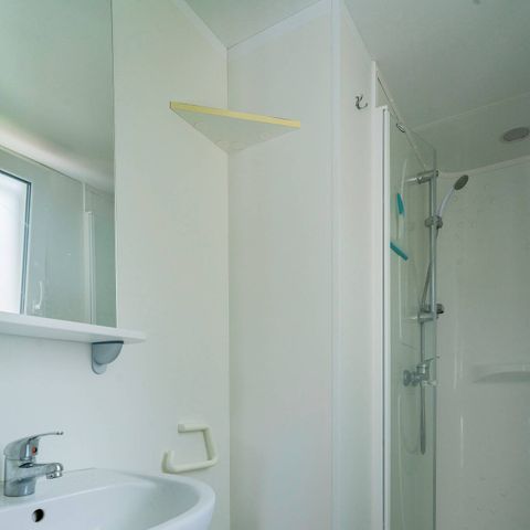 Mobile home 6 persons - Comfort | 3 Bedrooms | 6 Pers. |* Raised terrace | *1 Bathroom | Air-con.
