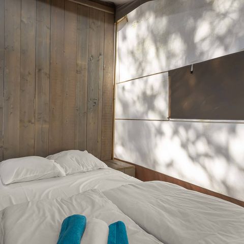 Canvas and wooden tent 5 persons - SAFARI (WITHOUT SANITARY FACILITIES)