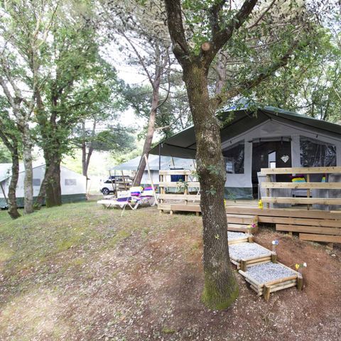 Canvas and wooden tent 5 persons - SAFARI (WITHOUT SANITARY FACILITIES)