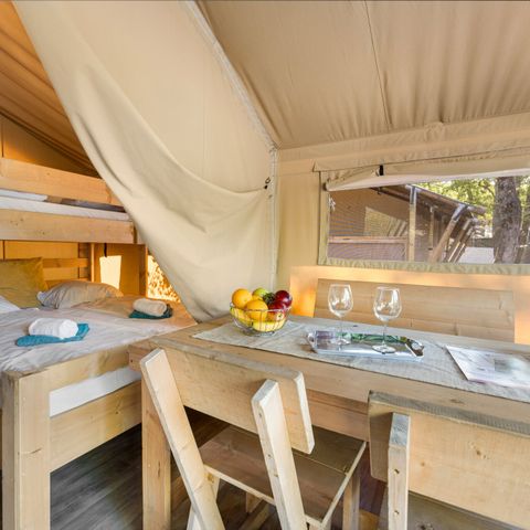 Canvas and wooden tent 5 persons - Safari tent Lodge + airco (5P)