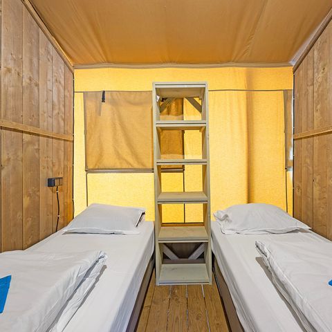 Canvas and wooden tent 5 persons - Safari tent Lodge + airco (6P)
