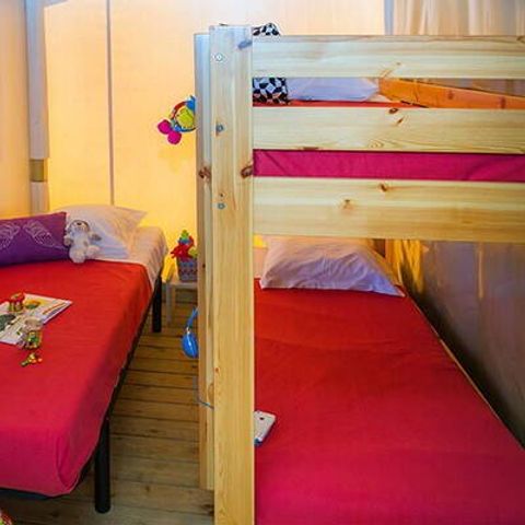 Canvas and wooden tent 5 persons - 2 Bedrooms | 5 Persons | Single Terrace | No Bathroom