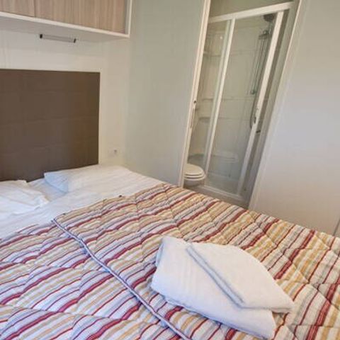 Mobile home 4 persons - Mobile-home | Comfort | 2 Bedrooms | 4 Pers. | Raised terrace | 2 bathrooms | Air-con.