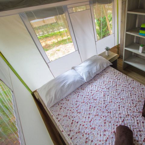 Canvas and wooden tent 4 persons - SAFARI (WITHOUT SANITARY FACILITIES)